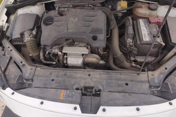 Used MG 6 2018 20T Automatic Luxury Smart Connectivity Version China VI Standard Engine Bay