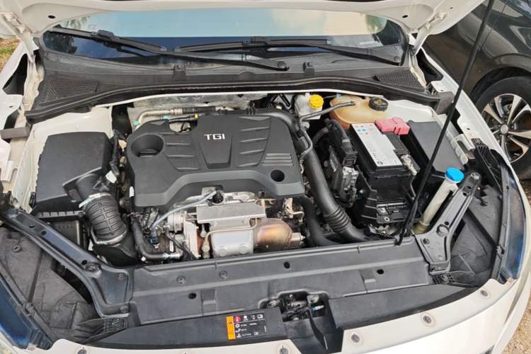 Used MG 6 2018 20T Automatic Luxury Internet Edition China VI Standard Engine Bay