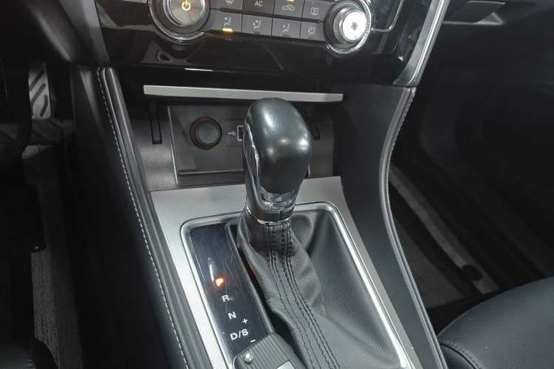 Used MG 6 2018 20T Automatic Luxury Smart Connectivity Version China VI Standard Gear Lever