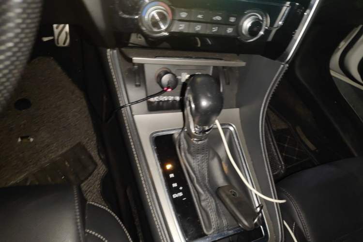 Used MG 6 2018 20T Automatic Luxury Smart Connectivity Version China VI Standard Gear Lever