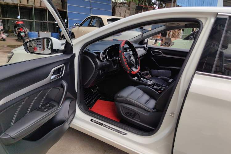 Used MG 6 2018 20T Automatic Luxury Smart Connectivity Version China VI Standard Interior 3