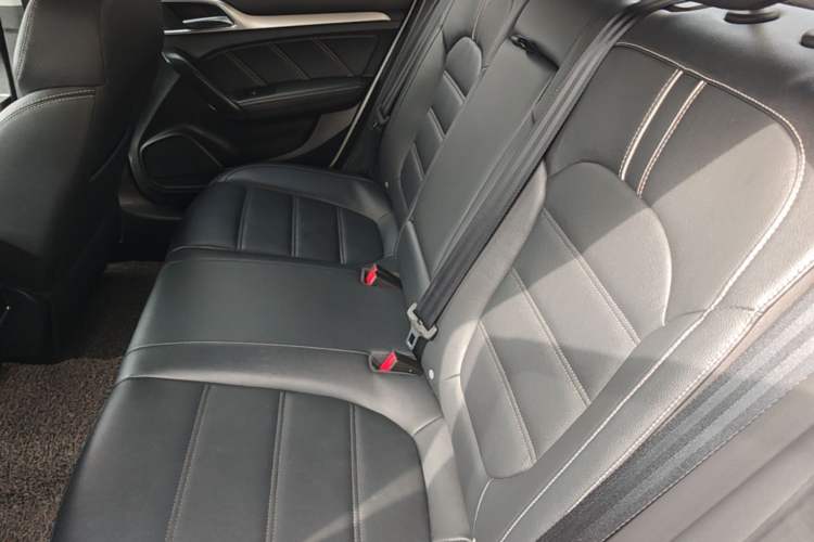 Used MG 6 2018 20T Automatic Luxury Internet Edition China VI Standard Left Rear Seat