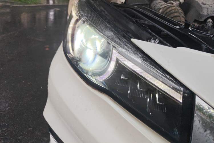 Used MG 6 2018 20T Automatic Luxury Smart Connectivity Version China VI Standard Right Front Headlight