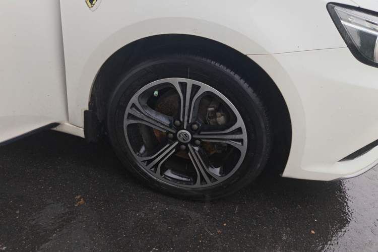 Used MG 6 2018 20T Automatic Luxury Smart Connectivity Version China VI Standard Right Front Wheel Hub