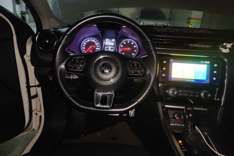 Used MG 6 2018 20T Automatic Luxury Smart Connectivity Version China VI Standard Steering Wheel