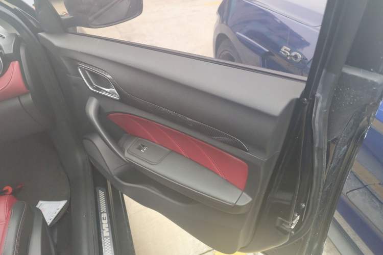 Used MG 6 2019 20T Automatic Trophy Racing Edition + Sporty Rear Exhaust Racing Kit Interior 5