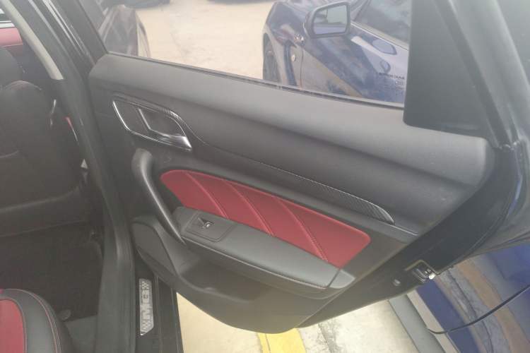 Used MG 6 2019 20T Automatic Trophy Racing Edition + Sporty Rear Exhaust Racing Kit Interior 6