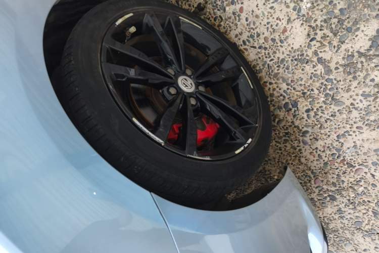 Used MG 6 2019 20T Automatic Trophy Racing Edition + Sporty Rear Exhaust Racing Kit Left Front Wheel Hub