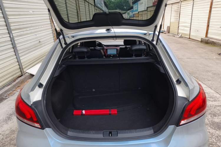 Used MG 6 2019 20T Automatic Trophy Racing Edition + Sporty Rear Exhaust Racing Kit Trunk