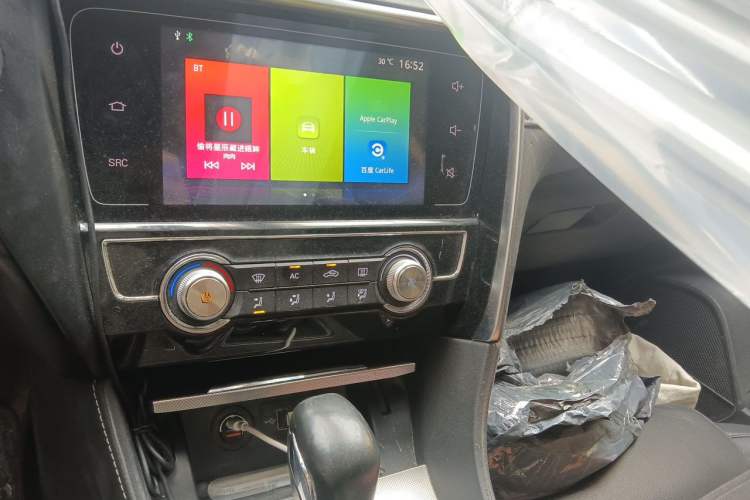 Used MG 6 2019 20T Automatic Sport Edition Audio And AC Panel