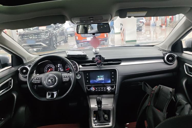 Used MG 6 2019 20T Automatic Starlight Edition Center Console