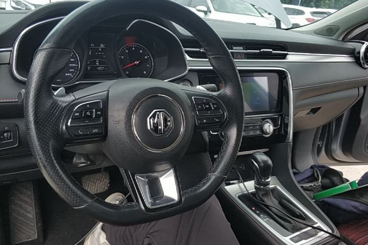 Used MG 6 2019 20T Automatic Starlight Edition Center Console