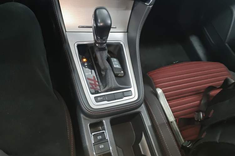 Used MG 6 2019 20T Automatic Starlight Edition Gear Lever
