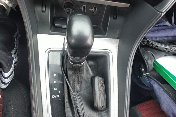 Used MG 6 2019 20T Automatic Starlight Edition Gear Lever