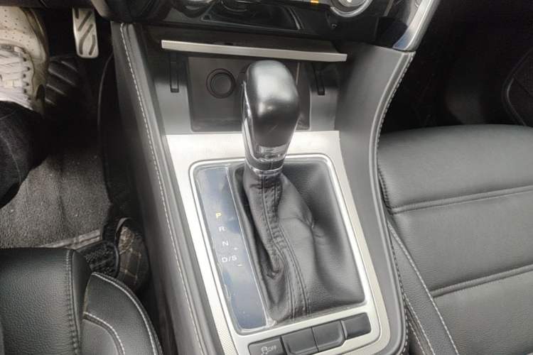Used MG 6 2019 20T Automatic Sport Edition Gear Lever