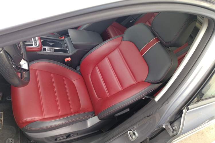 Used MG 6 2019 20T Automatic Trophy Competition Edition + BOSE Luxury Sound System Package Left Front Seat