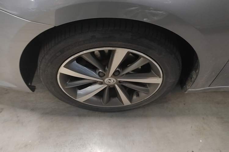 Used MG 6 2019 20T Automatic Starlight Edition Left Front Wheel Hub