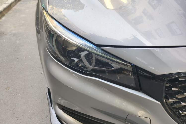 Used MG 6 2019 20T Automatic Trophy Racing Edition + Sporty Rear Exhaust Racing Kit Right Front Headlight
