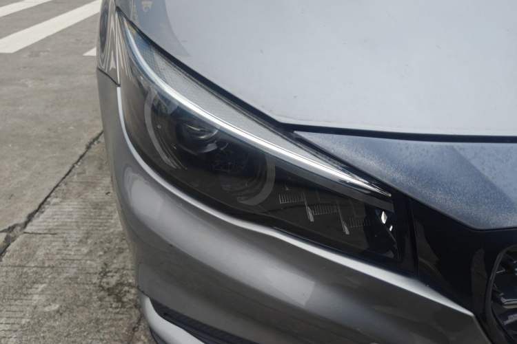 Used MG 6 2019 20T Automatic Trophy Racing Edition + Sporty Rear Exhaust Racing Kit Right Front Headlight