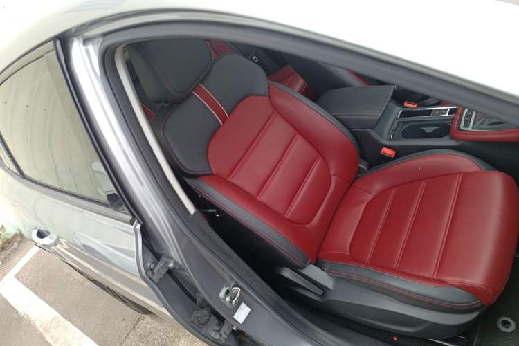 Used MG 6 2019 20T Automatic Trophy Competition Edition + BOSE Luxury Sound System Package Right Front Seat