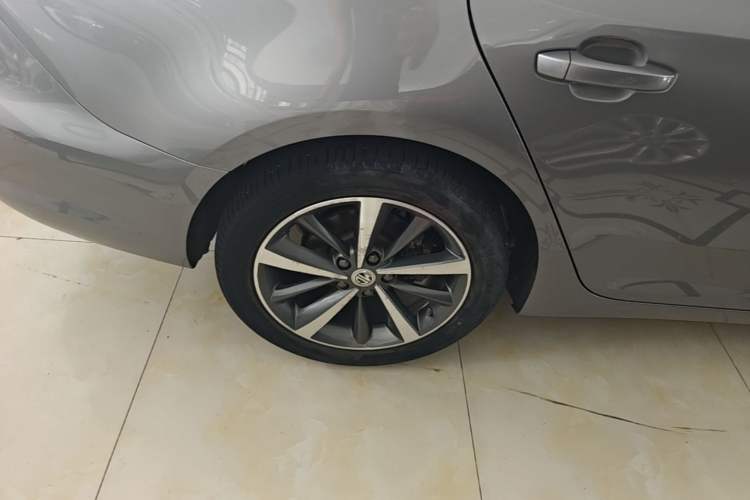 Used MG 6 2019 20T Automatic Starlight Edition Right Rear Wheel Hub