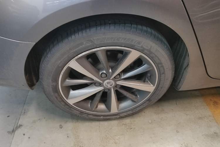 Used MG 6 2019 20T Automatic Starlight Edition Right Rear Wheel Hub