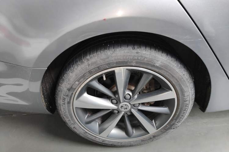Used MG 6 2019 20T Automatic Starlight Edition Right Rear Wheel Hub