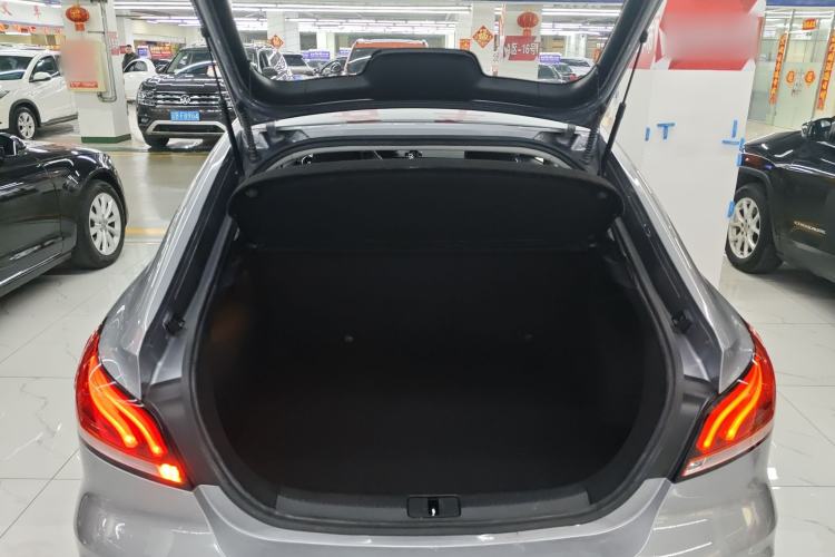 Used MG 6 2019 20T Automatic Starlight Edition Trunk
