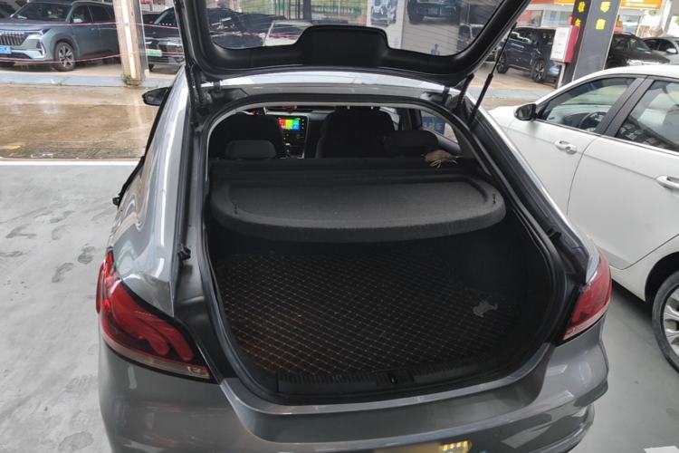 Used MG 6 2019 20T Automatic Starlight Edition Trunk