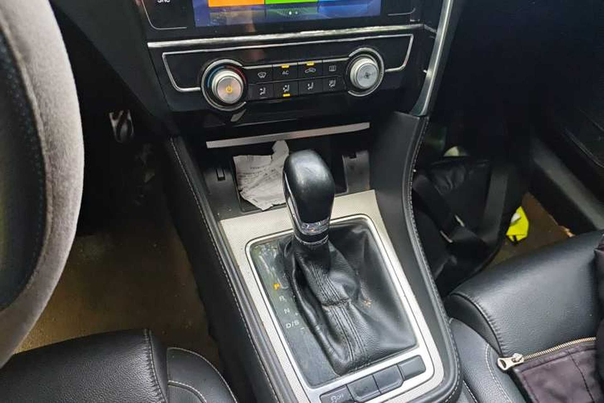 Used MG 6 2019 20T Automatic Sport Edition Gear Lever