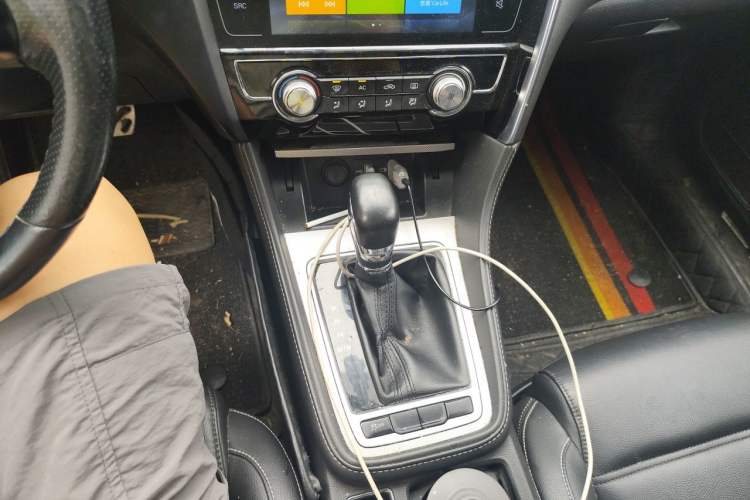 Used MG 6 2019 20T Automatic Sport Edition Gear Lever