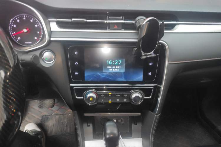 Used MG 6 2019 20T Automatic Starlight Edition Audio And AC Panel