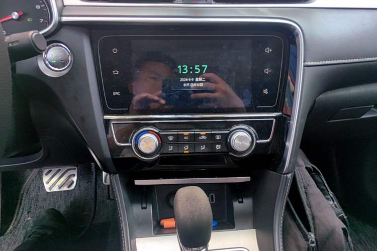 Used MG 6 2019 20T Automatic Sport Edition Audio And AC Panel