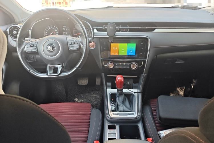 Used MG 6 2019 20T Automatic Starlight Edition Center Console