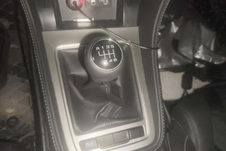 Used MG 6 2019 20T Manual Sport Edition Gear Lever