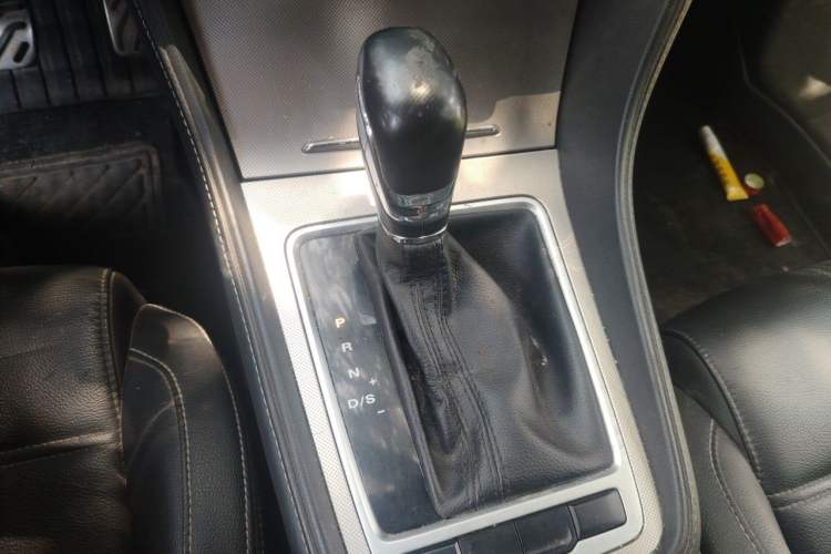 Used MG 6 2019 20T Automatic Sport Edition Gear Lever