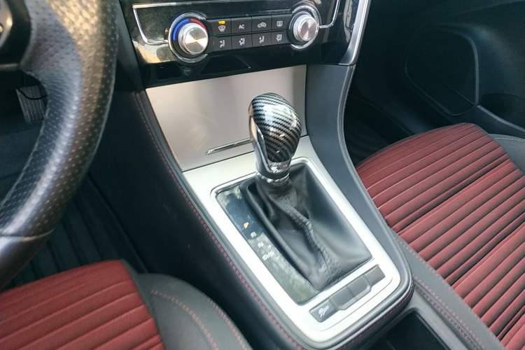 Used MG 6 2019 20T Automatic Starlight Edition Gear Lever