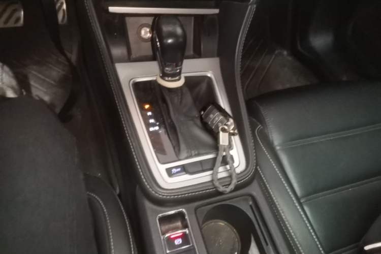 Used MG 6 2019 20T Automatic Sport Edition Gear Lever
