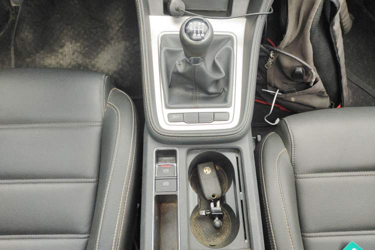 Used MG 6 2019 20T Manual Sport Edition Gear Lever