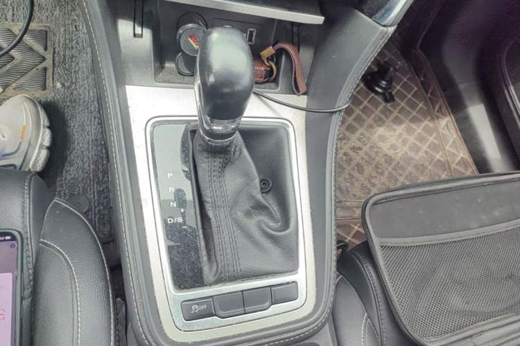 Used MG 6 2019 20T Automatic Sport Edition Gear Lever