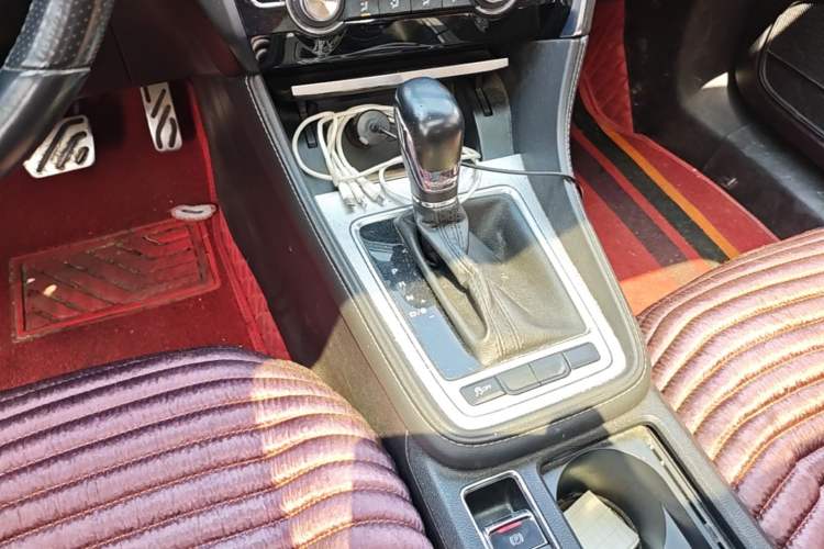 Used MG 6 2019 20T Automatic Sport Edition Gear Lever