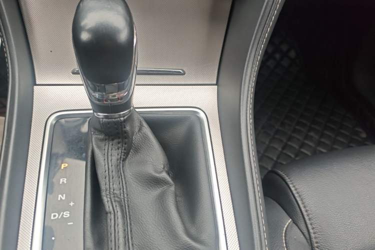 Used MG 6 2019 20T Automatic Sport Edition Gear Lever