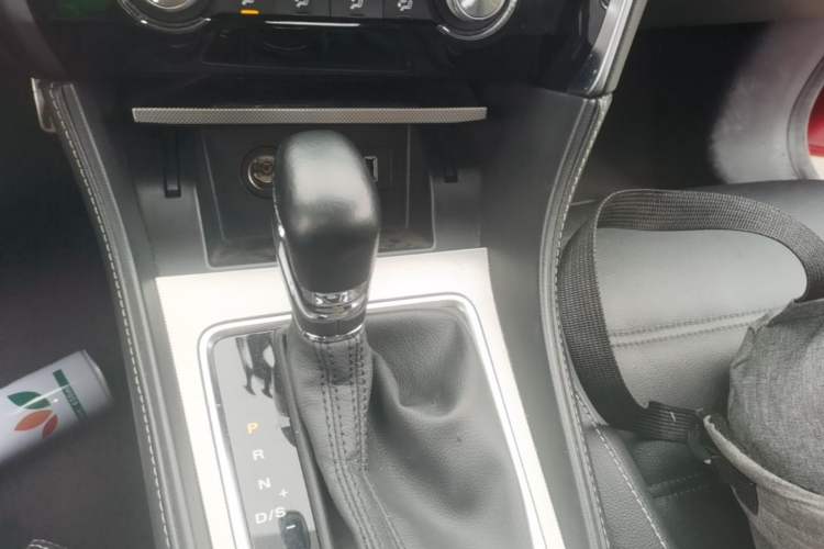 Used MG 6 2019 20T Automatic Sport Edition Gear Lever
