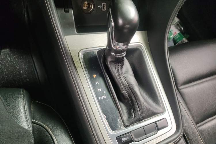 Used MG 6 2019 20T Automatic Sport Edition Gear Lever