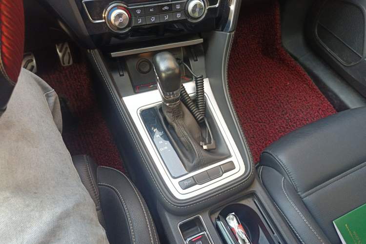 Used MG 6 2019 20T Automatic Sport Edition Gear Lever