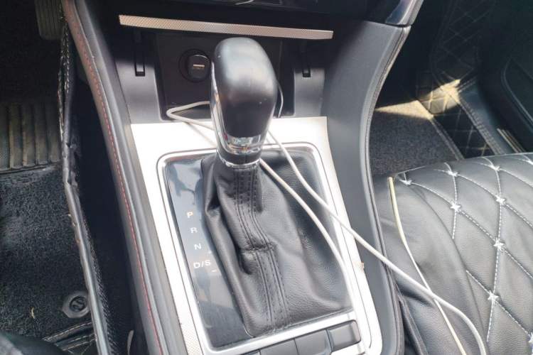 Used MG 6 2019 20T Automatic Starlight Edition Gear Lever