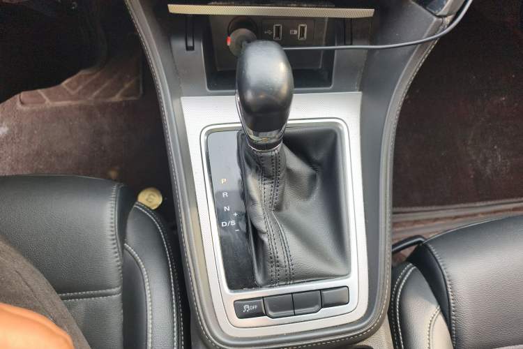 Used MG 6 2019 20T Automatic Sport Edition Gear Lever