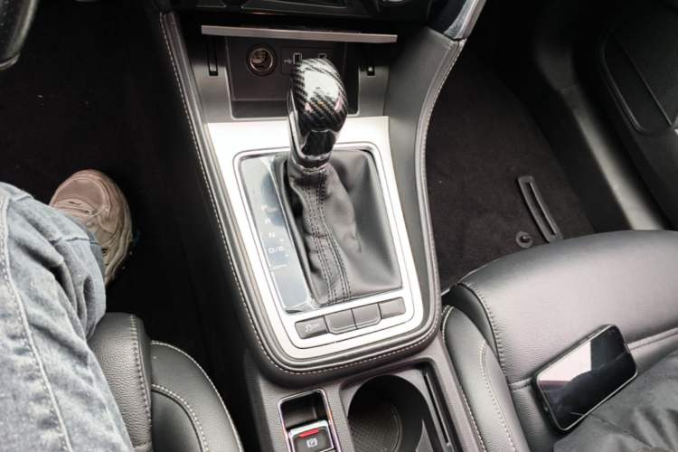 Used MG 6 2019 20T Automatic Sport Edition Gear Lever