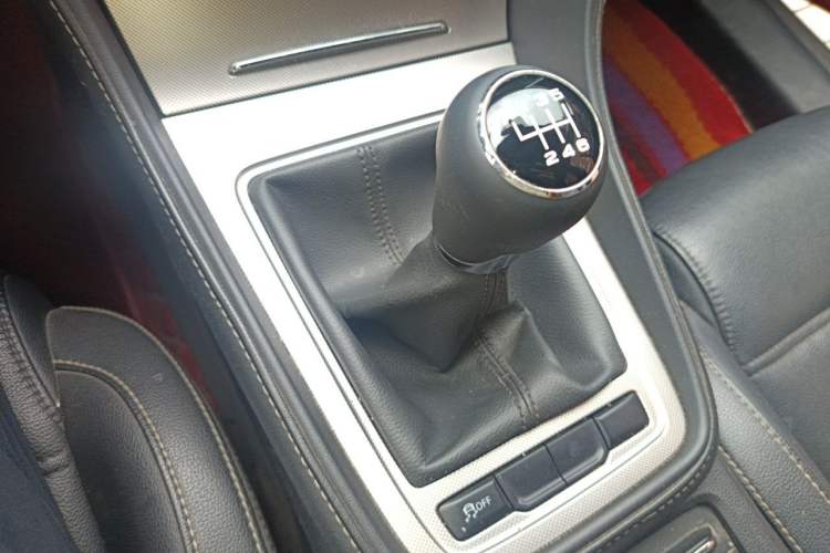 Used MG 6 2019 20T Manual Sport Edition Gear Lever