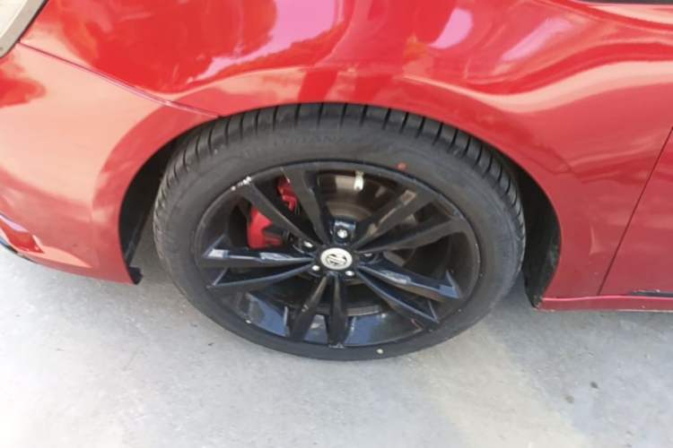 Used MG 6 2019 20T Automatic Trophy Racing Edition + Sporty Rear Exhaust Racing Kit Left Front Wheel Hub